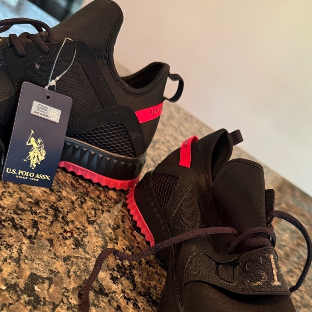 U.S. Polo Assn. Men's Sneakers in Black and Red NWT 10 - Picture 11 of 11